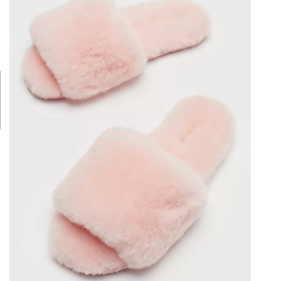 ⭐️ Casa Clara Frankie Fluffy Fuzzy Peasant Hipster Hippie Boho House Slippers - Picture 1 of 4